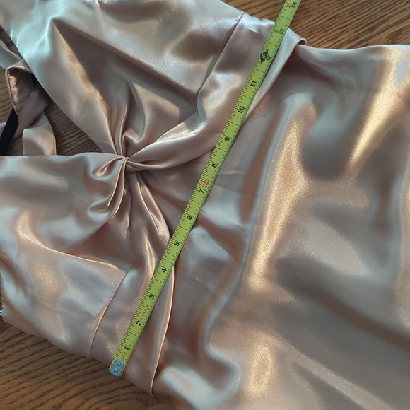 NWT Dave & Johnny 100% Silk Gold Sleeveless Open Back Floor Length Dress Size 2 - Picture 10 of 10